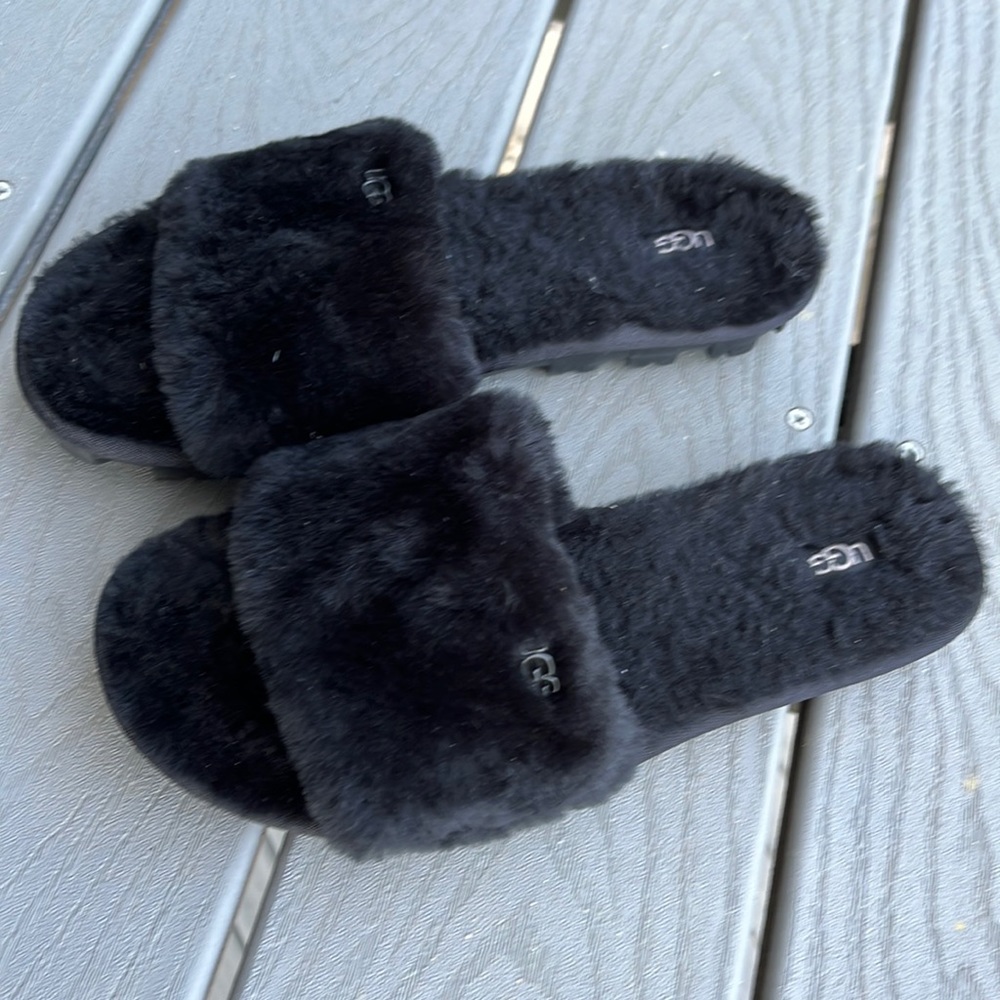 Black Fuzzy Ugg Cozette Slides size 9